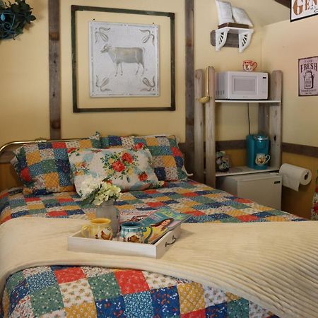 Acorn Hideaways Canton Charming Pioneer Suite 1890'S General Store Экстерьер фото