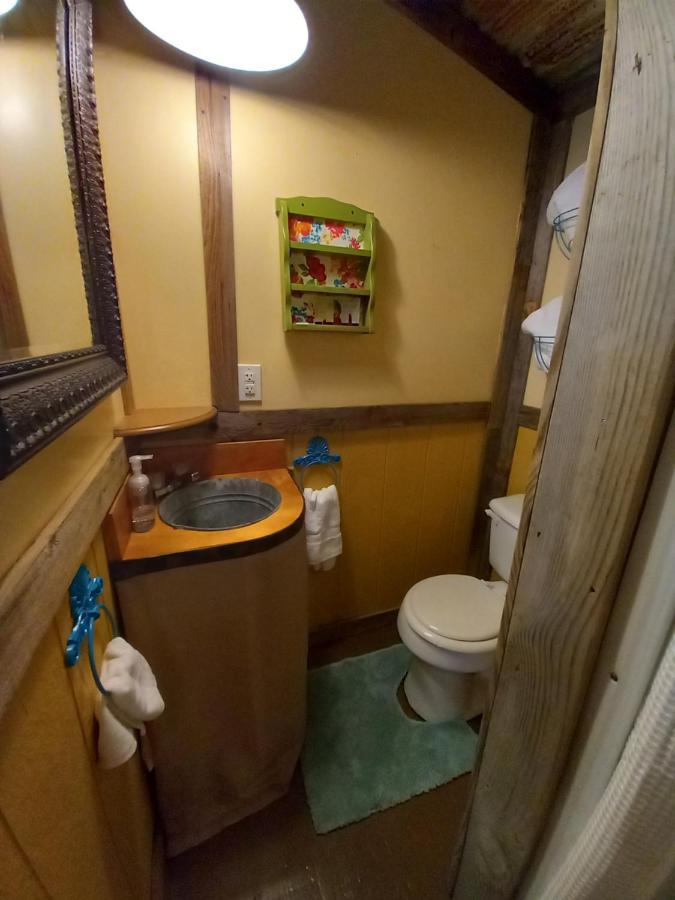 Acorn Hideaways Canton Charming Pioneer Suite 1890'S General Store Экстерьер фото