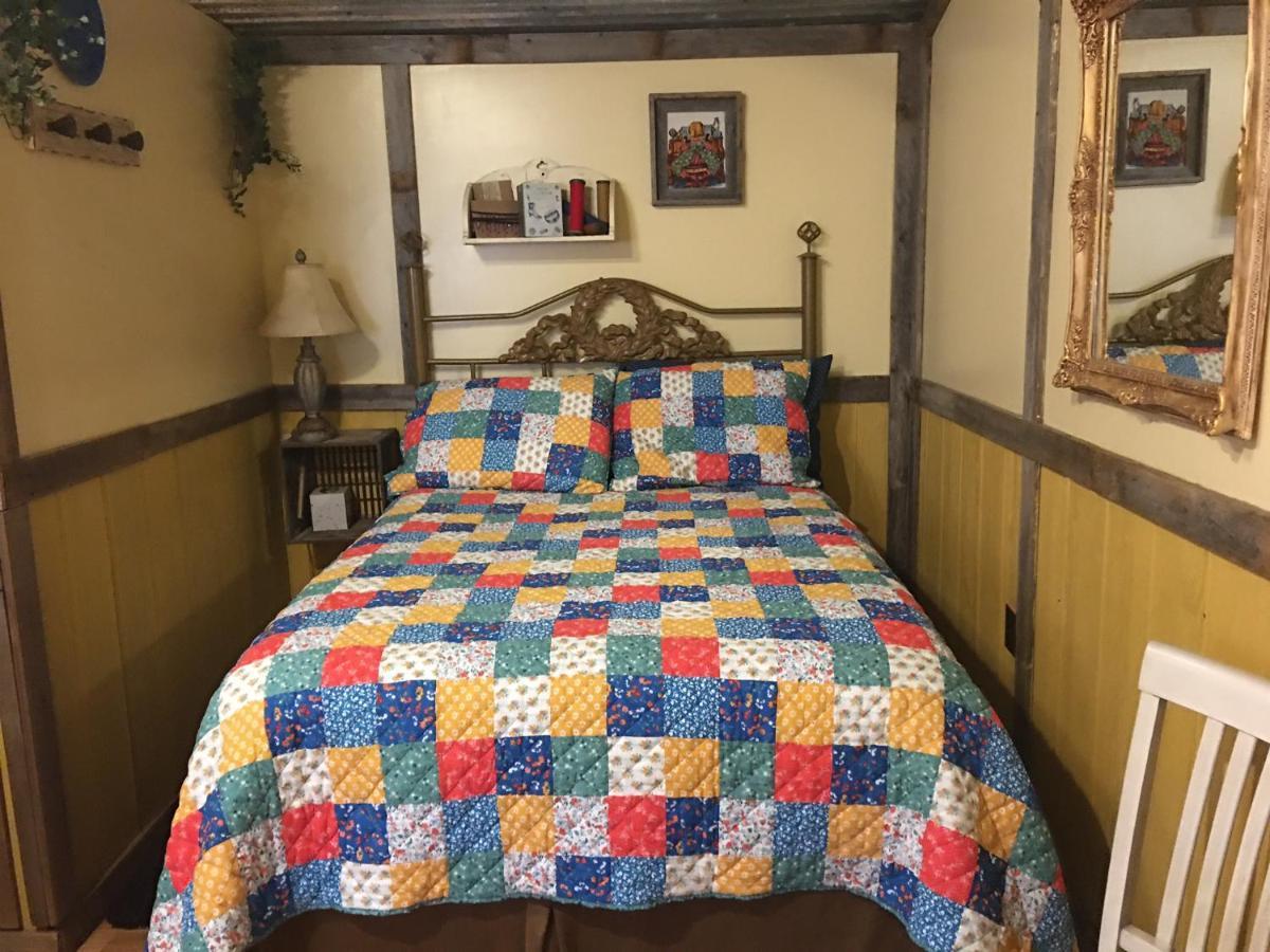 Acorn Hideaways Canton Charming Pioneer Suite 1890'S General Store Экстерьер фото