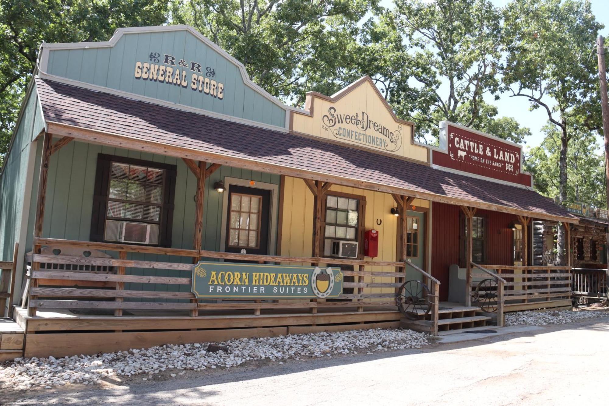 Acorn Hideaways Canton Charming Pioneer Suite 1890'S General Store Экстерьер фото